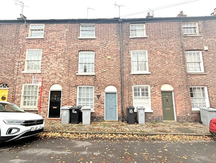 3 Bedroom House To Rent In St. Georges Street, Macclesfield, Cheshire, SK11