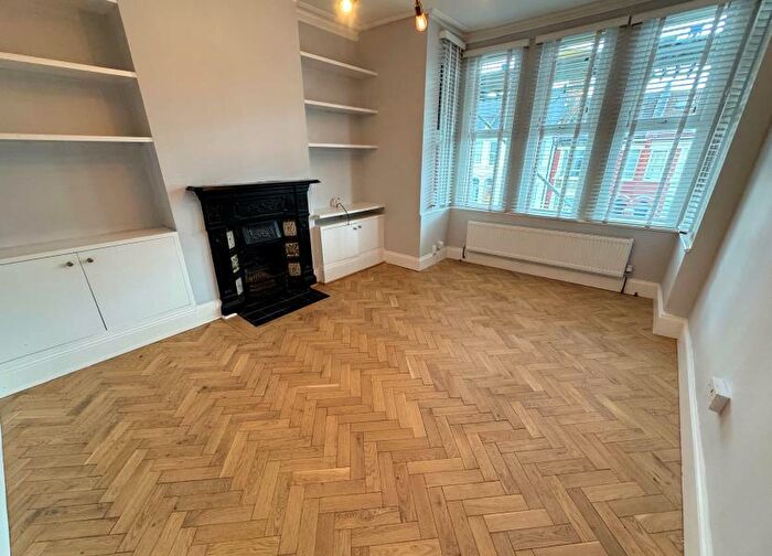 2 Bedroom Flat To Rent In Elm Park Road, Finchley, N3