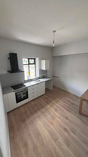 2 Bedroom Flat To Rent In Otley Road, Baildon, BD17