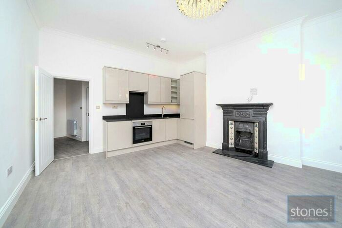 3 Bedroom Apartment To Rent In West End Lane, West Hampstead, London, NW6
