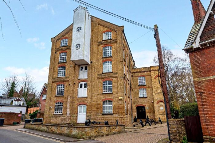 1 Bedroom Flat For Sale In Mill Street, East Malling, West Malling, ME19