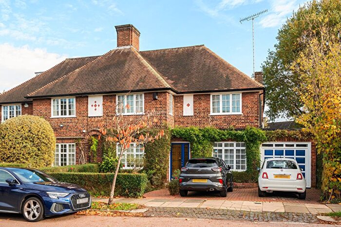 4 Bedroom Semi Detached House For Sale In Litchfield Way, Hampstead Garden Suburb, NW11