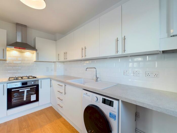 1 Bedroom Flat To Rent In Priestley Road, Limes Park, Basingstoke, RG24