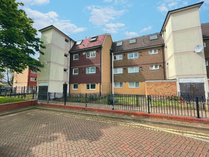 1 Bedroom Flat To Rent In Hay Close, Stratford, London, E15