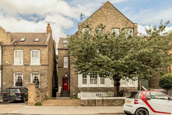 5 Bedroom Semi-Detached House To Rent In Elms Road, London, SW4