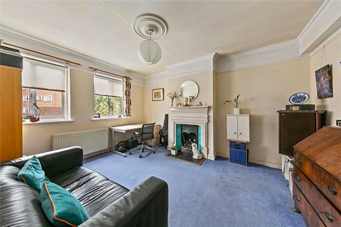 2 Bedroom Apartment For Sale In Priests Bridge, East Sheen, SW14
