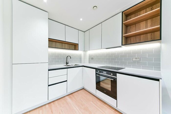 2 Bedroom Flat To Rent In Beaufort Park, Beaufort Square, Colindale, London, NW9