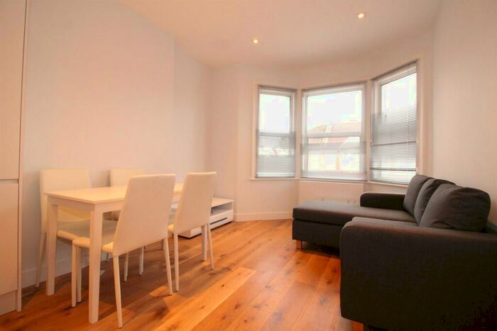 2 Bedroom Flat To Rent In Kings Road, Willesden Green, London, NW10