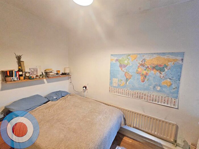 5 Bedroom End Of Terrace House To Rent In Ladybarn Lane Manchester, M14