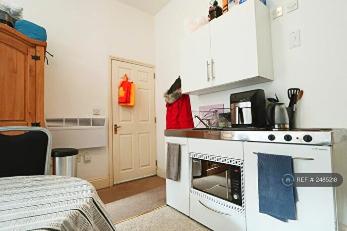 Studio To Rent In Berkeley Square, Bristol, BS8