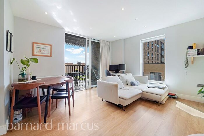 1 Bedroom Flat For Sale In Greyhound Parade, London, SW17