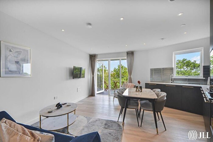 1 Bedroom Flat To Rent In Brook Road, London, N8