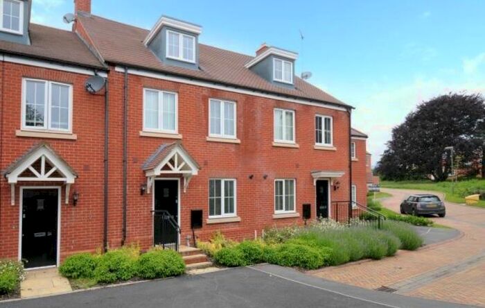 5 Bedroom Terraced House To Rent In Saffron Close, Banbury, OX16