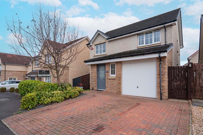 3 Bedroom Detached House For Sale In Millcraig Road, Broxburn, EH52