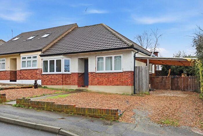 2 Bedroom Bungalow For Sale In Ridgeway, Ingatestone, CM4