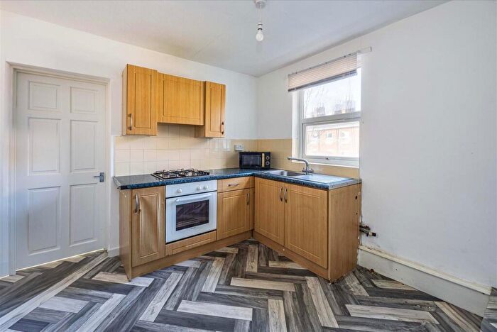 1 Bedroom Apartment To Rent In Wellington Square, Nottingham, NG7