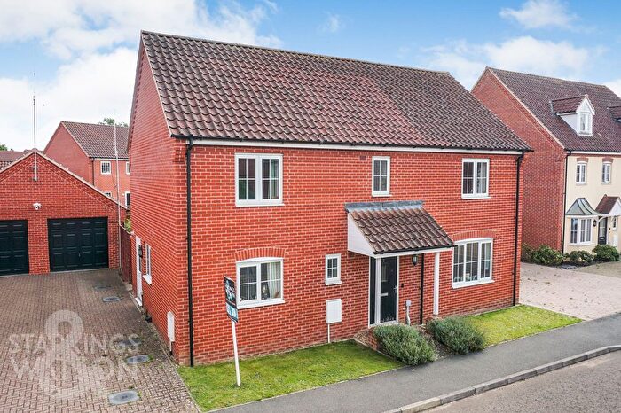 4 Bedroom Detached House For Sale In Simpson Way, Wymondham, Norwich, NR18