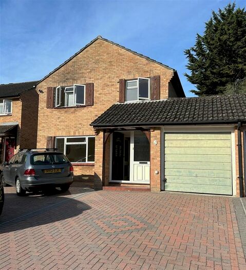 4 Bedroom Detached House To Rent In Whitebeam Road, Hedge End, Southampton, SO30