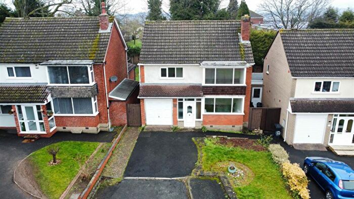 3 Bedroom Detached House For Sale In Chaffinch Road, Stourbridge, DY9