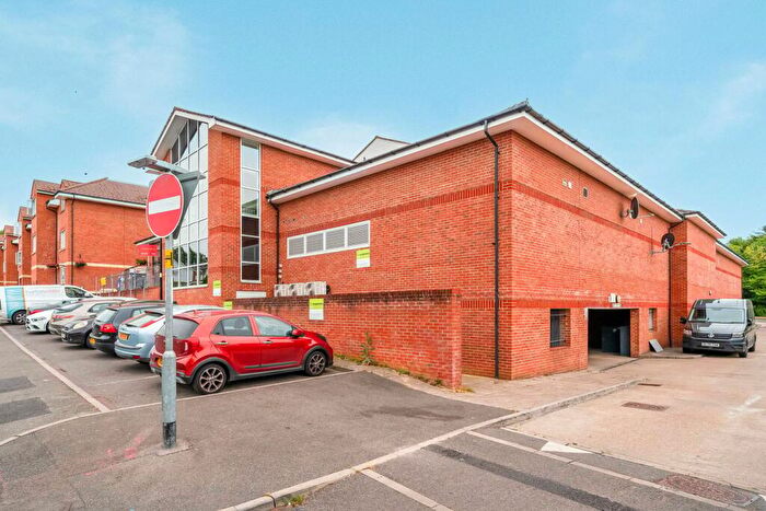 1 Bedroom Apartment For Sale In Bells Hill Green, Stoke Poges, SL2