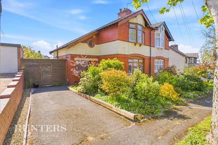 2 Bedroom Semi-detached House For Sale In Rising Lane, Oldham, OL8
