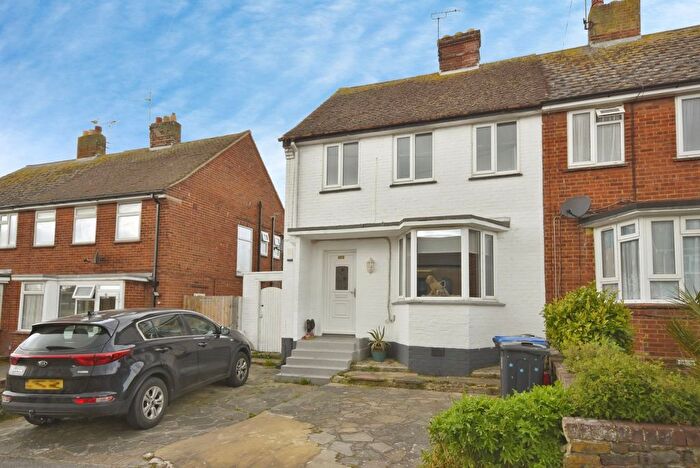3 Bedroom Semi Detached House For Sale In Arlington Gardens, Margate, Kent, CT9