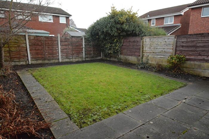2 Bedroom Semi-Detached House For Sale In Linnet Close, Audenshaw, M34