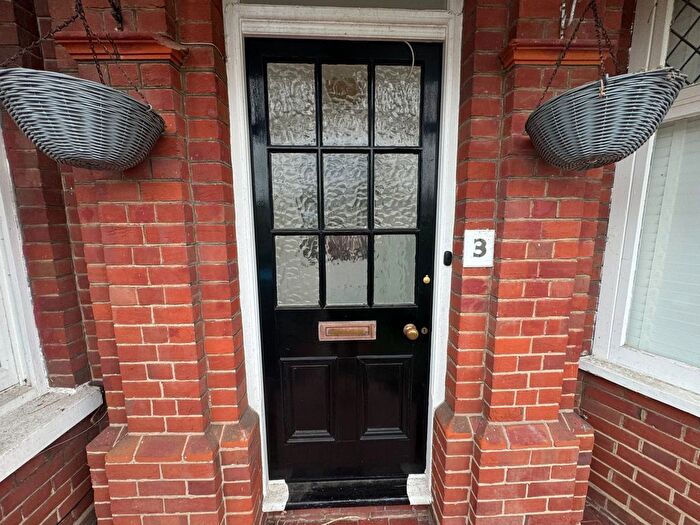 2 Bedroom Flat To Rent In Montefiore Avenue, Ramsgate, CT11