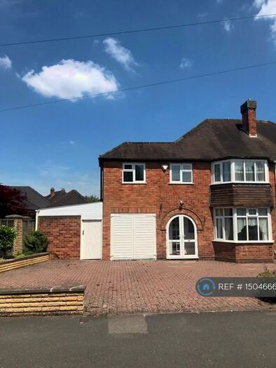 4 Bedroom Semi-Detached House To Rent In Beechwood Park Road, Solihull, B91