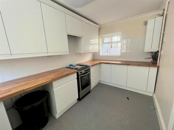 5 Bedroom Mews To Rent In Albert Grove, Southsea, PO5