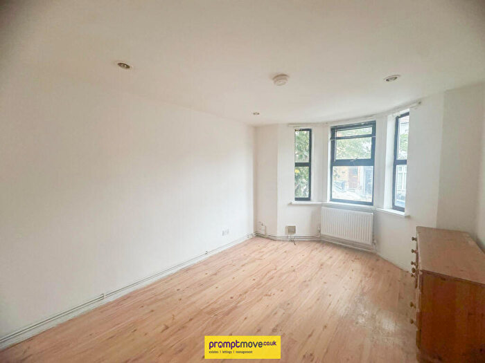 Studio To Rent In Grove Road Luton, LU1