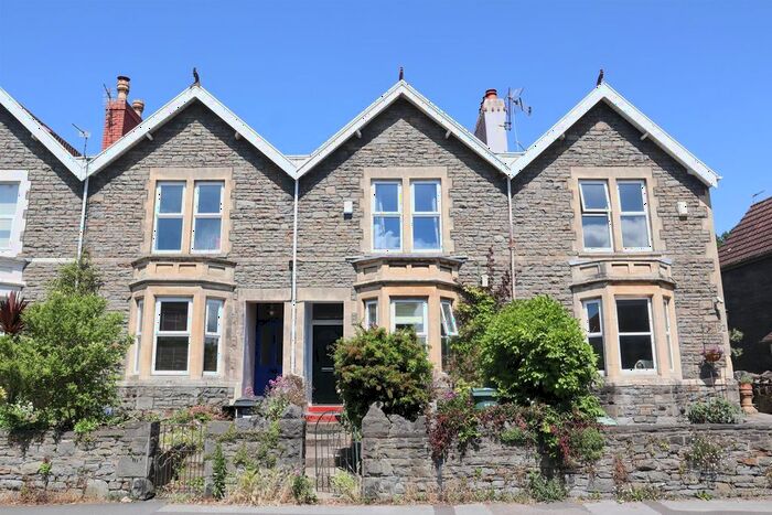 2 Bedroom Property To Rent In Old Street, Clevedon, BS21