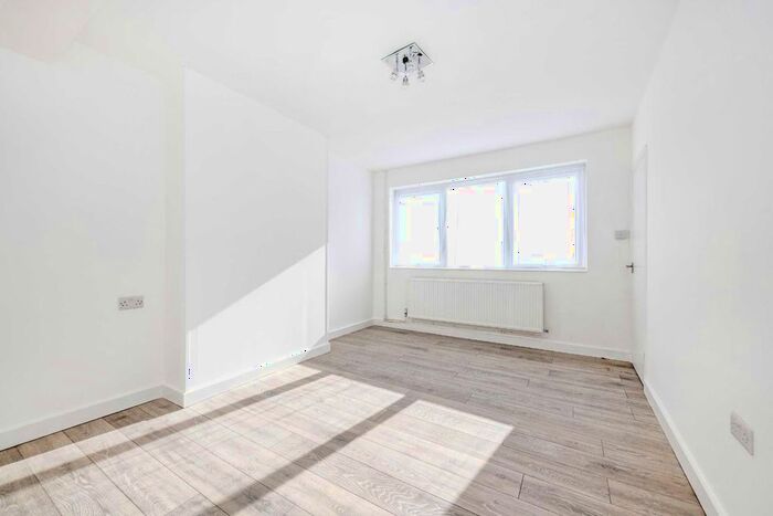3 Bedroom Property To Rent In Winchelsea Road, London, N17