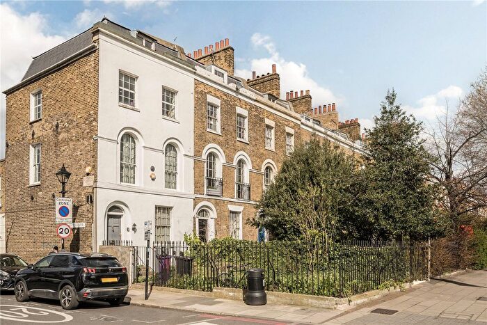 3 Bedroom Flat To Rent In Mile End Road, Bow, London, E3