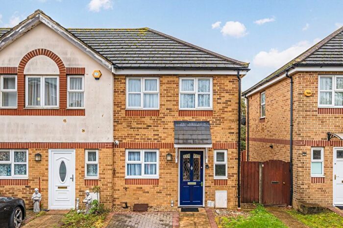 2 Bedroom End Of Terrace House To Rent In Garland Drive, Hounslow, TW3