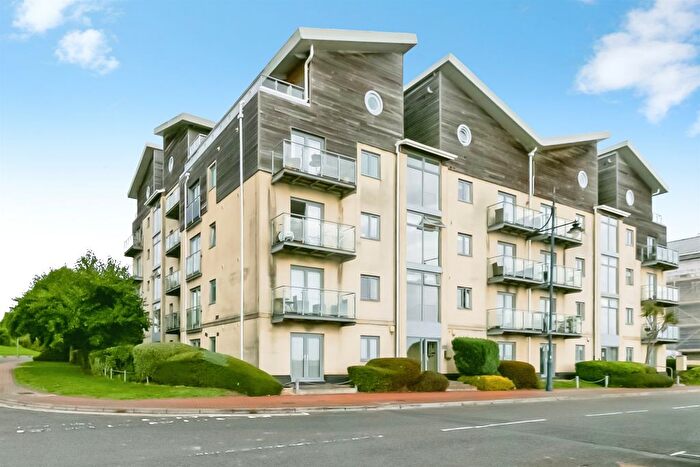 2 Bedroom Flat For Sale In Glanfa Dafydd, Barry, CF63