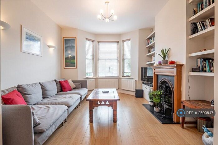 4 Bedroom Semi-Detached House To Rent In Cherry Hinton Road, Cambridge, CB1