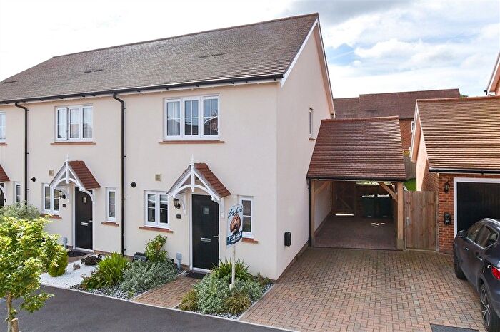 2 Bedroom End Of Terrace House For Sale In Pearwood Road, Allington, Kent, ME16