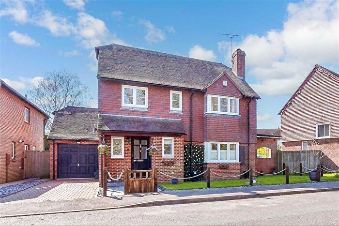 4 Bedroom Detached House For Sale In St. Mary's Meadow, Wingham, Canterbury, Kent, CT3