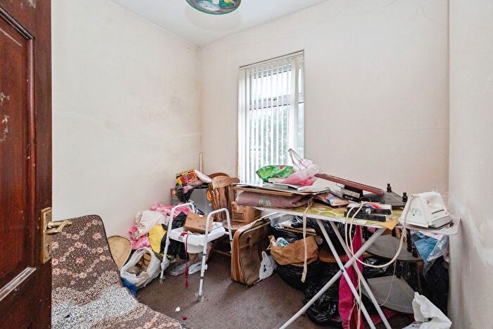 3 Bedroom Terraced House For Sale In Clitheroe Road, Manchester, Greater Manchester, M13