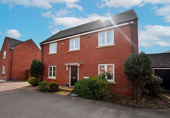 4 Bedroom Detached House For Sale In Dixy Close, St. Neots, PE19