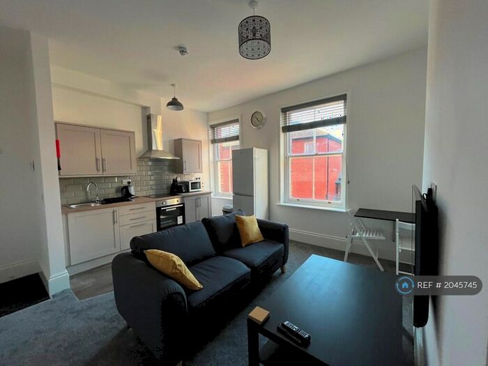 1 Bedroom Flat To Rent In School Street, Barrow-In-Furness, LA14