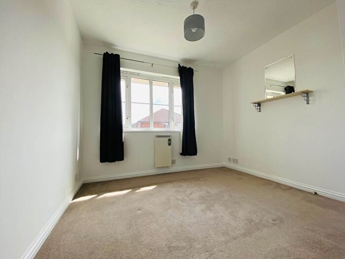 1 Bedroom Flat To Rent In Kensington Way, Borehamwood, WD6