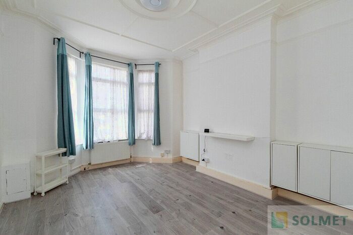 2 Bedroom Flat To Rent In Portnall Road, Queens Park, London, W9
