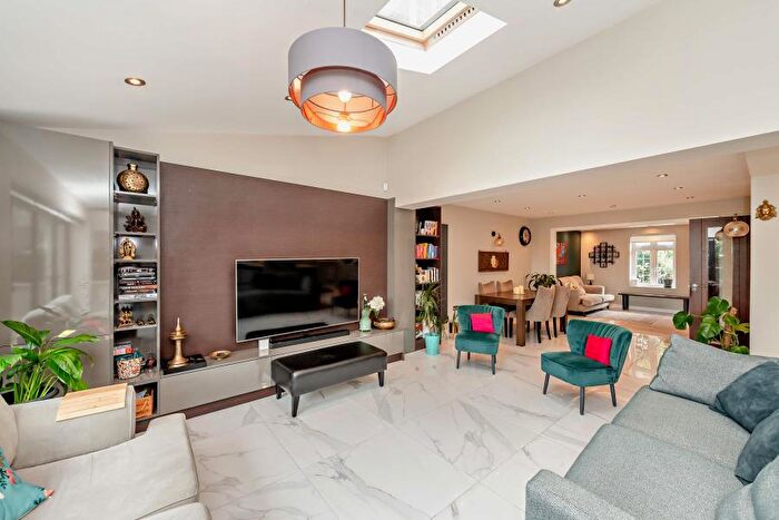 4 Bedroom Semi-Detached House To Rent In Northwood Way, HA6