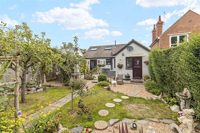 2 Bedroom Detached Bungalow For Sale In Amberstone, Hailsham, BN27