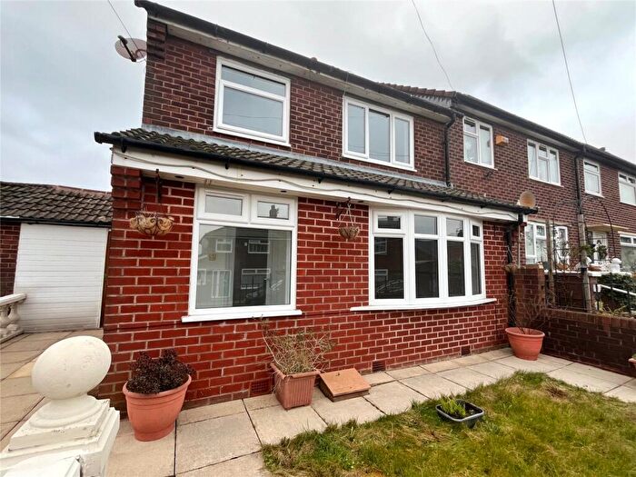 3 Bedroom Semi Detached House To Rent In Old Road, Ashton-under-Lyne, Greater Manchester, OL6