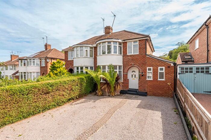 4 Bedroom Semi Detached House To Rent In Windermere Road, Reading, RG2