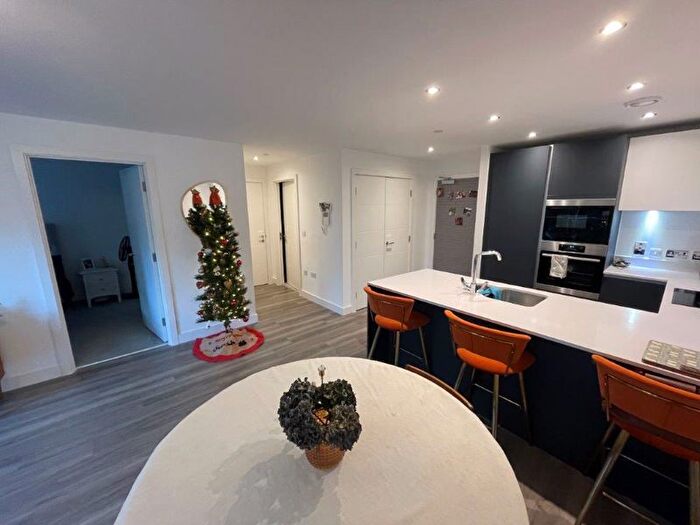 1 Bedroom Flat To Rent In Green Lanes, London, N21