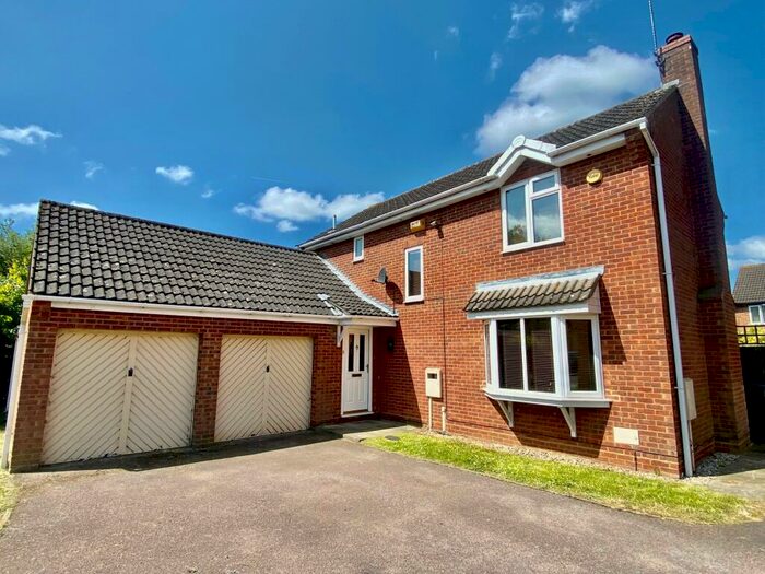 4 Bedroom Detached House To Rent In Brashland Drive, NN4